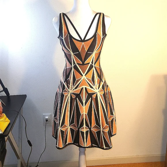 HERVE LEGER brand new, geometric, never worn A-line dress size small - Picture 4 of 9